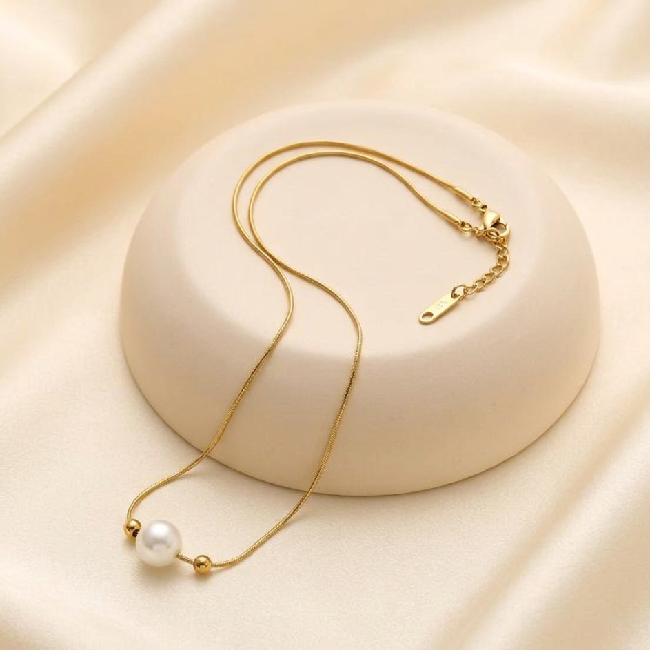 Minimalist Gold Pearl Pendant Necklace | Dainty Floating Freshwater Pearl Choker for Women