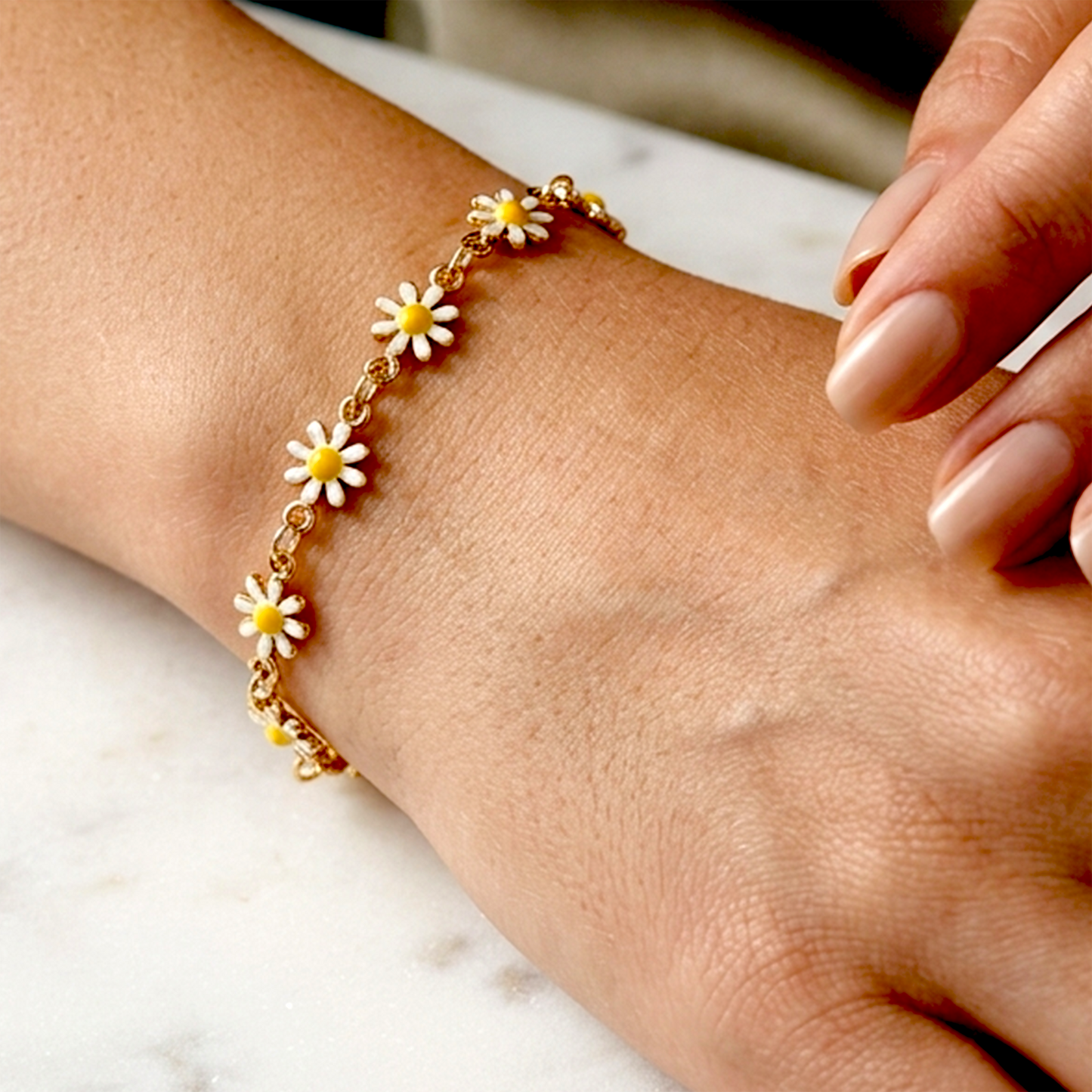 Golden Anti-Tarnish Stainless Steel Based Enamel Daisy Flower Bracelet for Girls